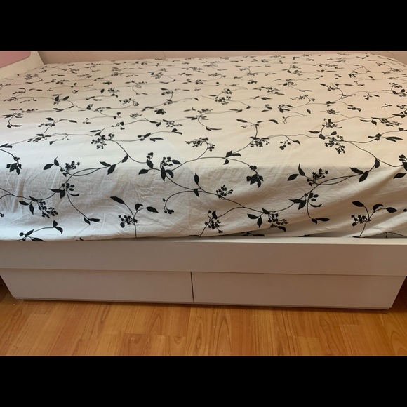 Full Size Bed - Picture 3 of 4